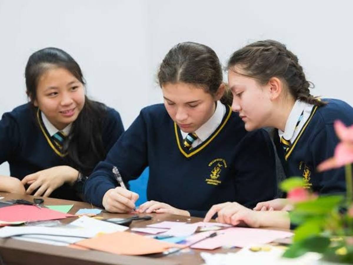 International students in Chinese high school