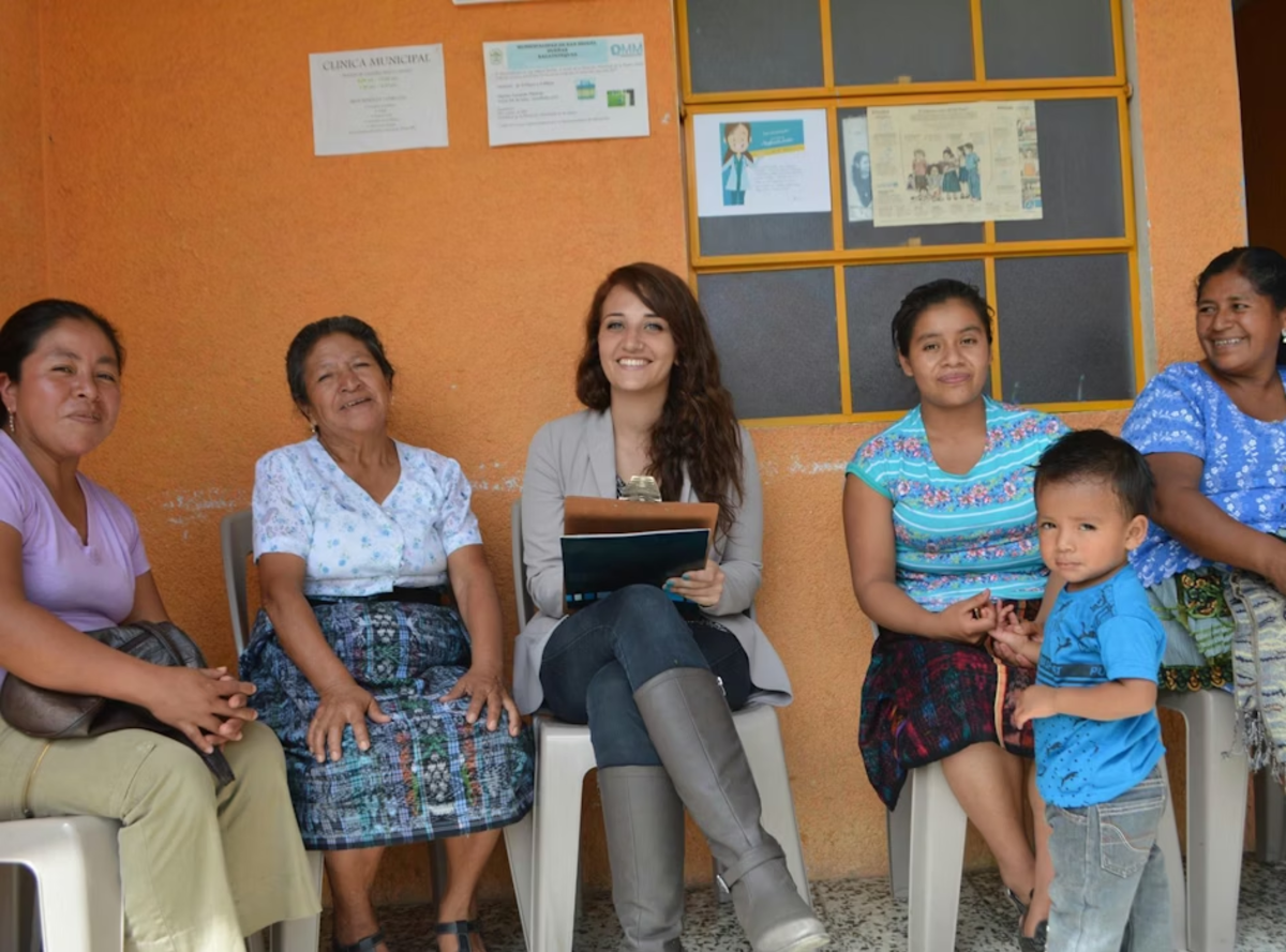 IVHQ Volunteers Teaching Woman in Guatemala