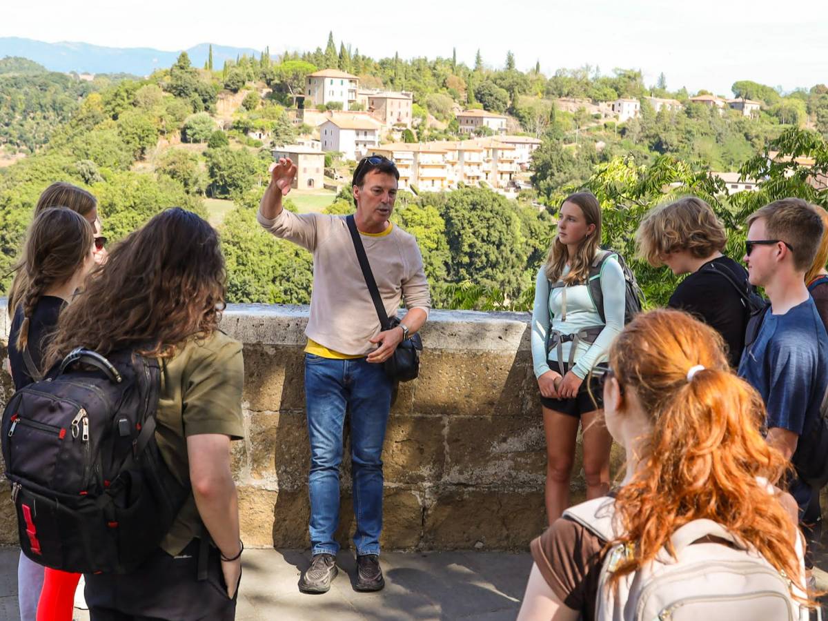 Lectures with World Class Teachers Overlooking Tuscany.