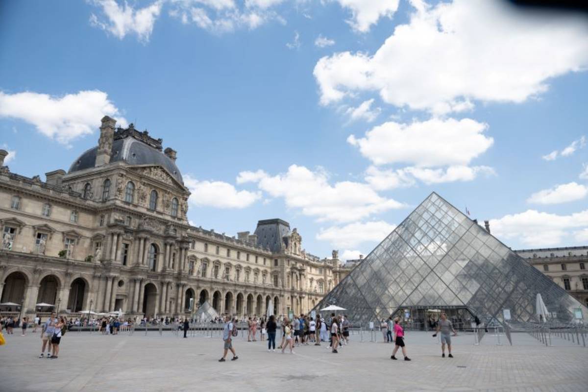 Louvre Museum