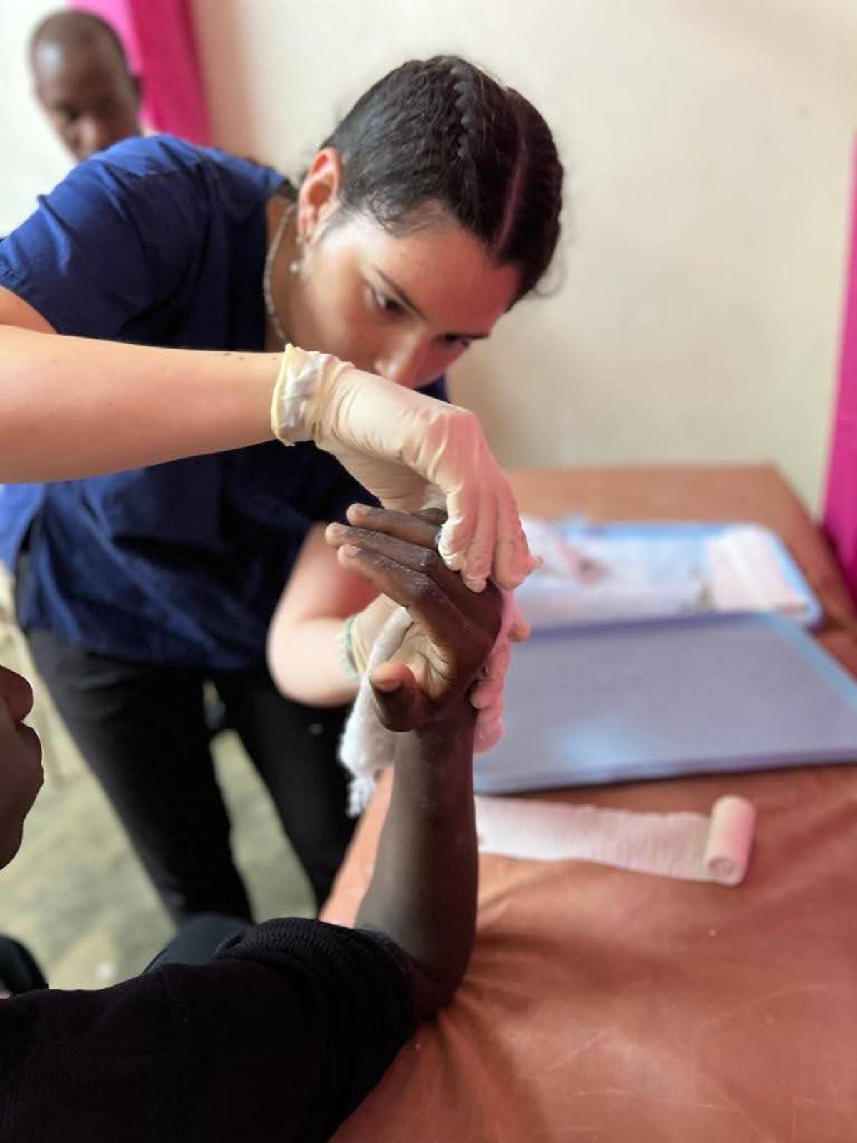 medi trip hospital assistants volunteering