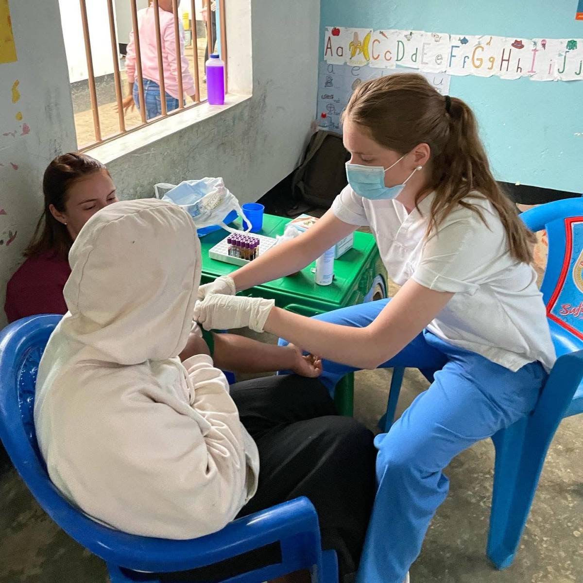 medi trip hospital assistants volunteering