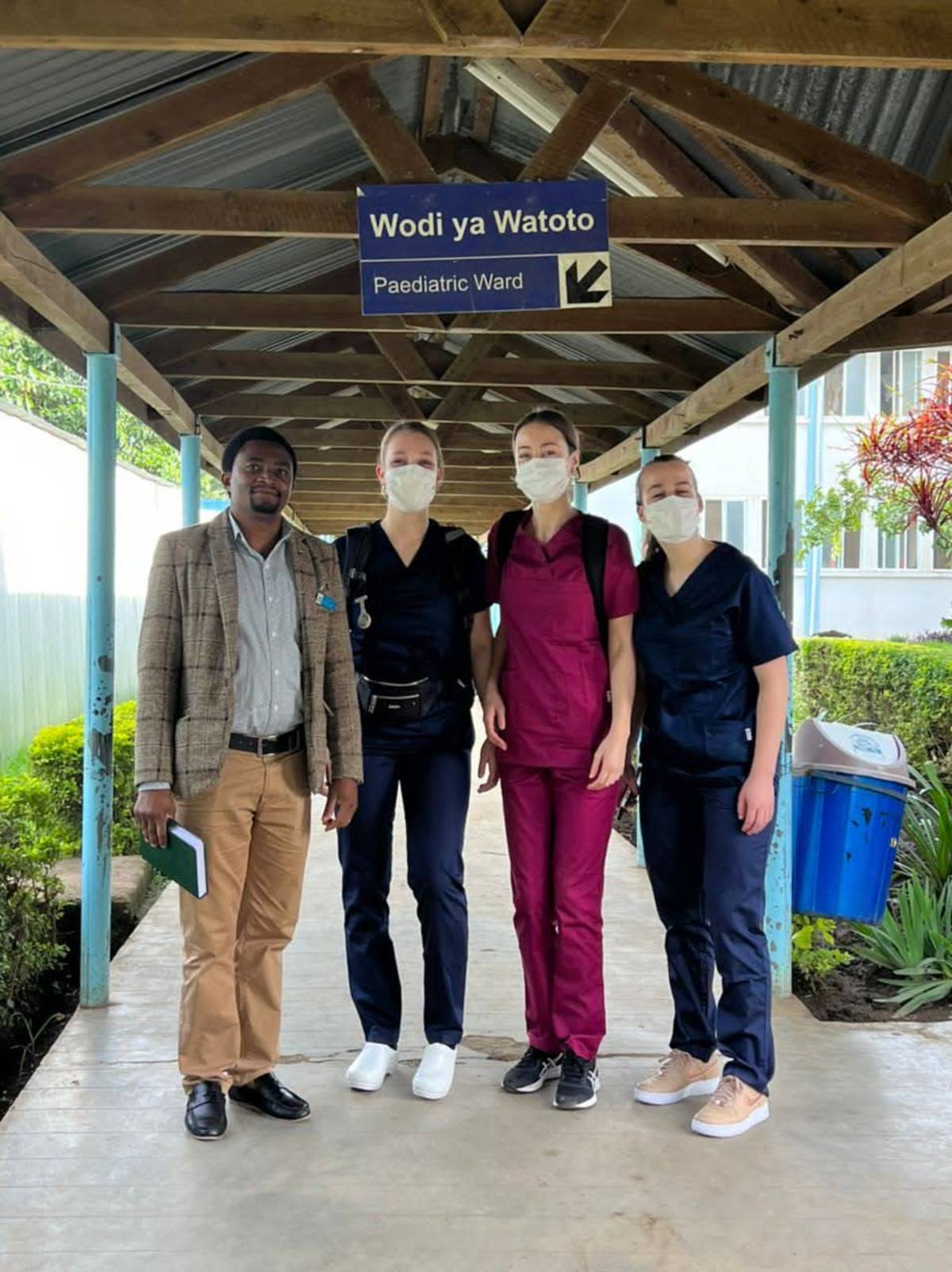 medi trip medical doctors/premed volunteering