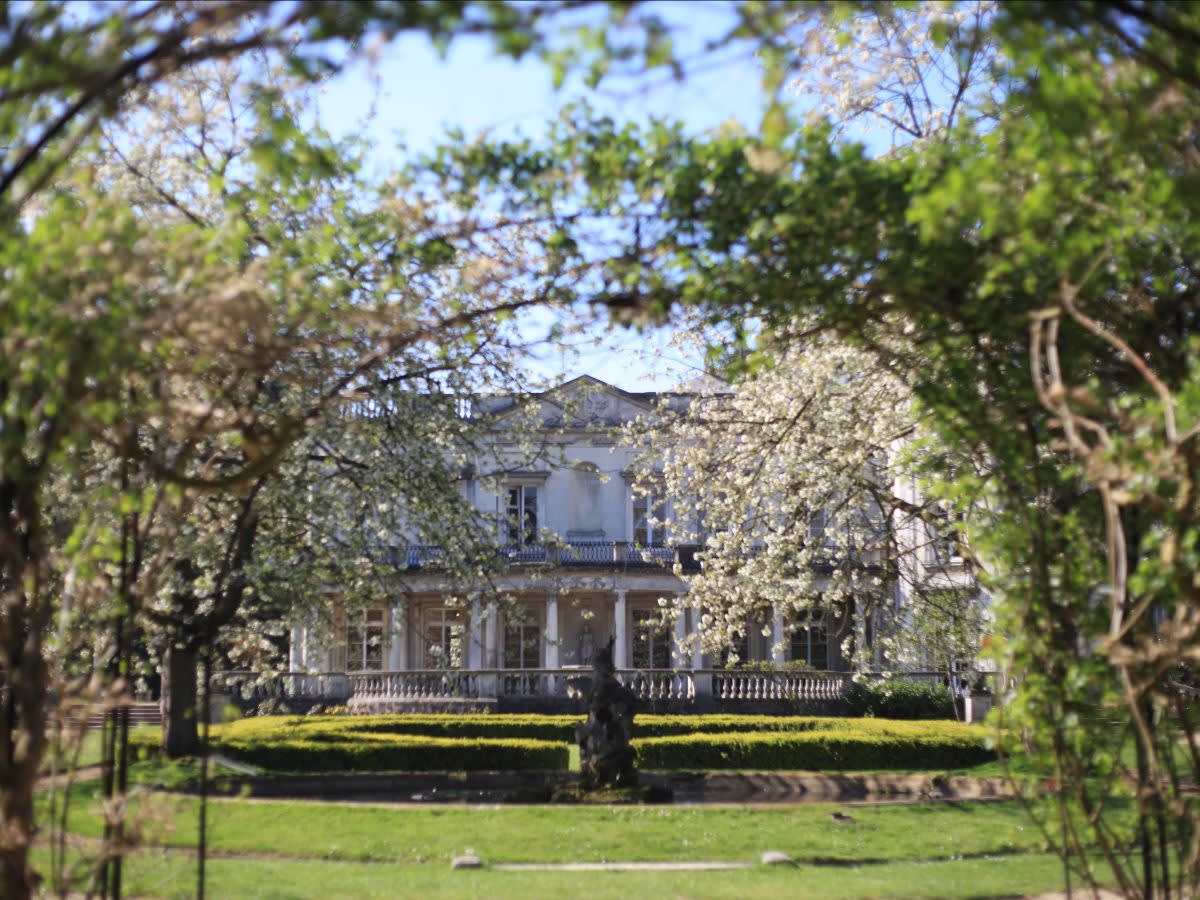 Picture of Grove House. 