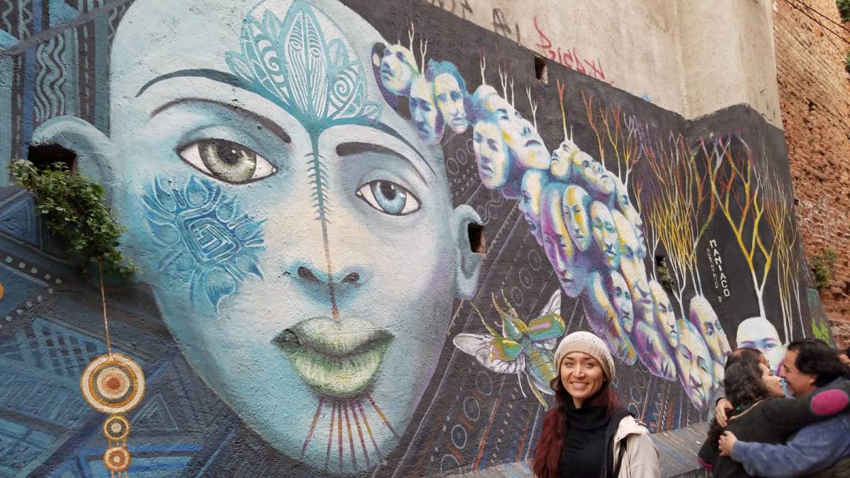 Public art in Chile featuring colorful street murals and urban artwork, showcasing the country’s vibrant culture and creative expression in city landscapes.
