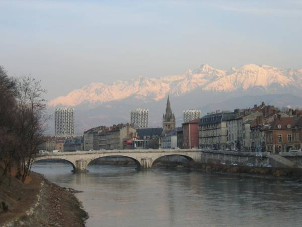 Study Abroad in Grenoble France with CEA Study Abroad