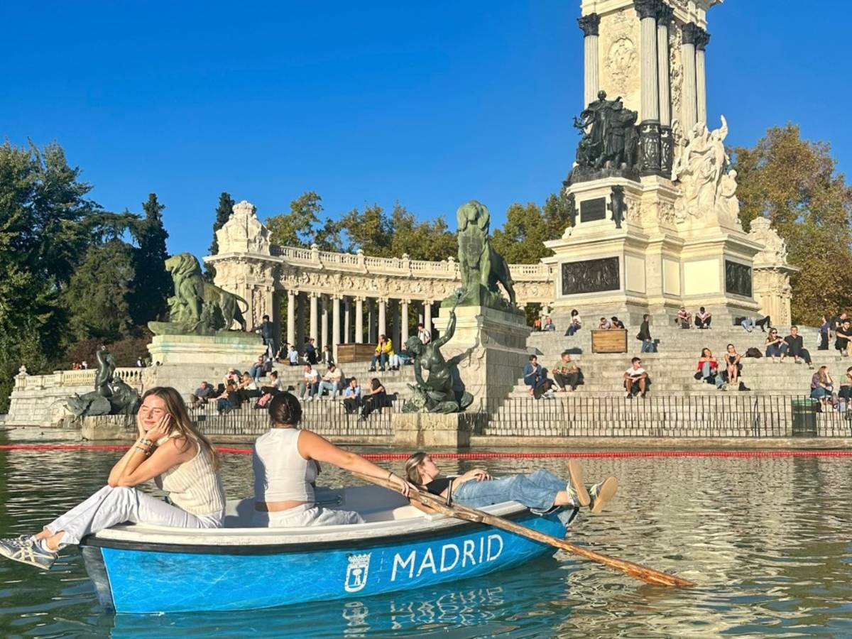 Rowing in Retiro Park in Madrid