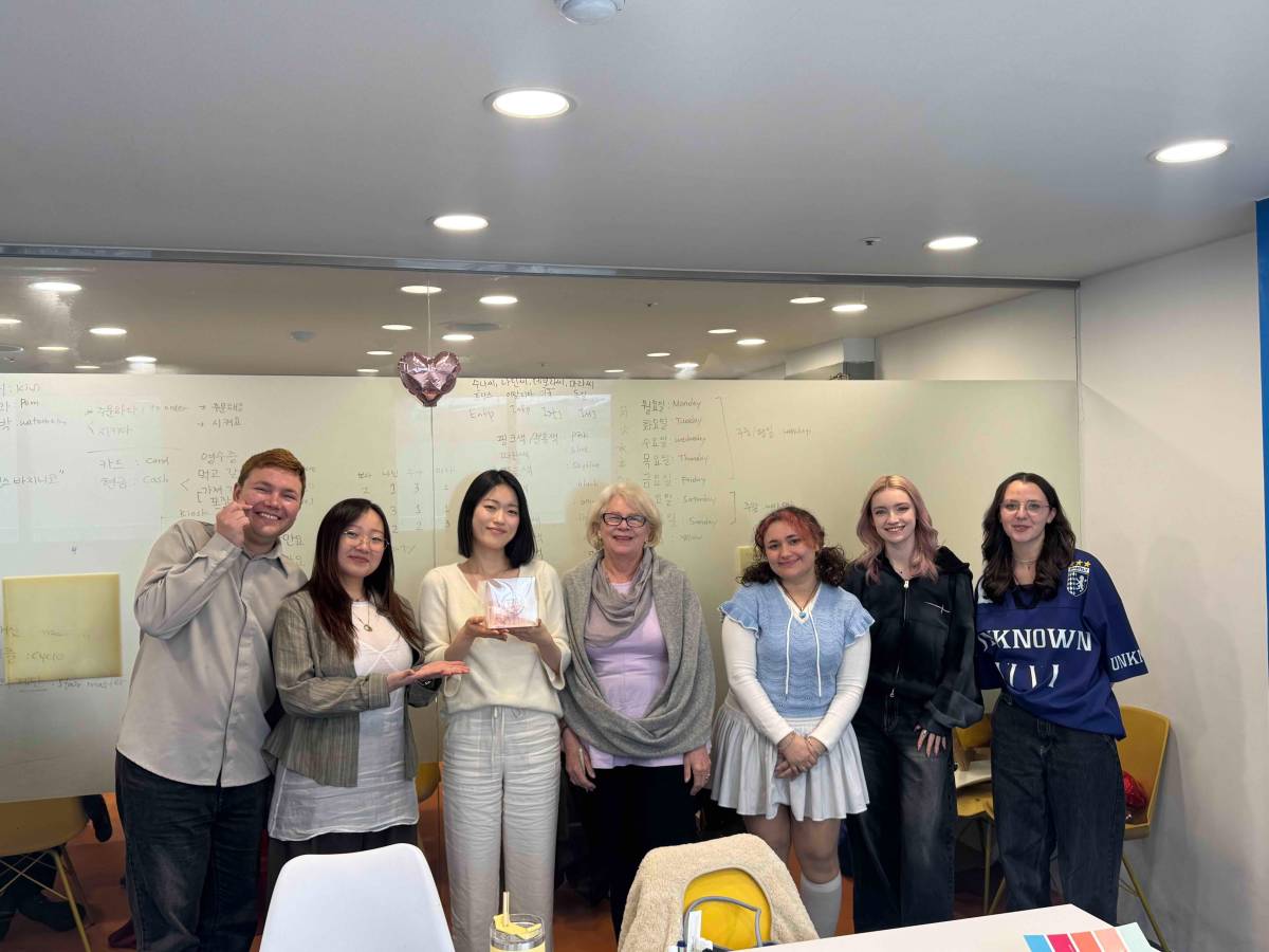 Small group classes at LTL Seoul