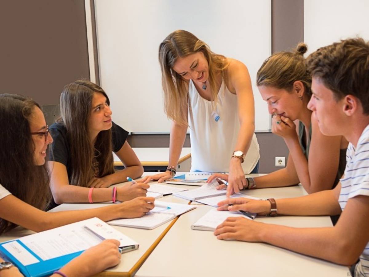 Spanish classes for teenagers in Spain
