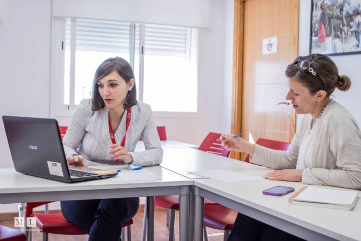 Spanish teacher and student at one-to-one lessons