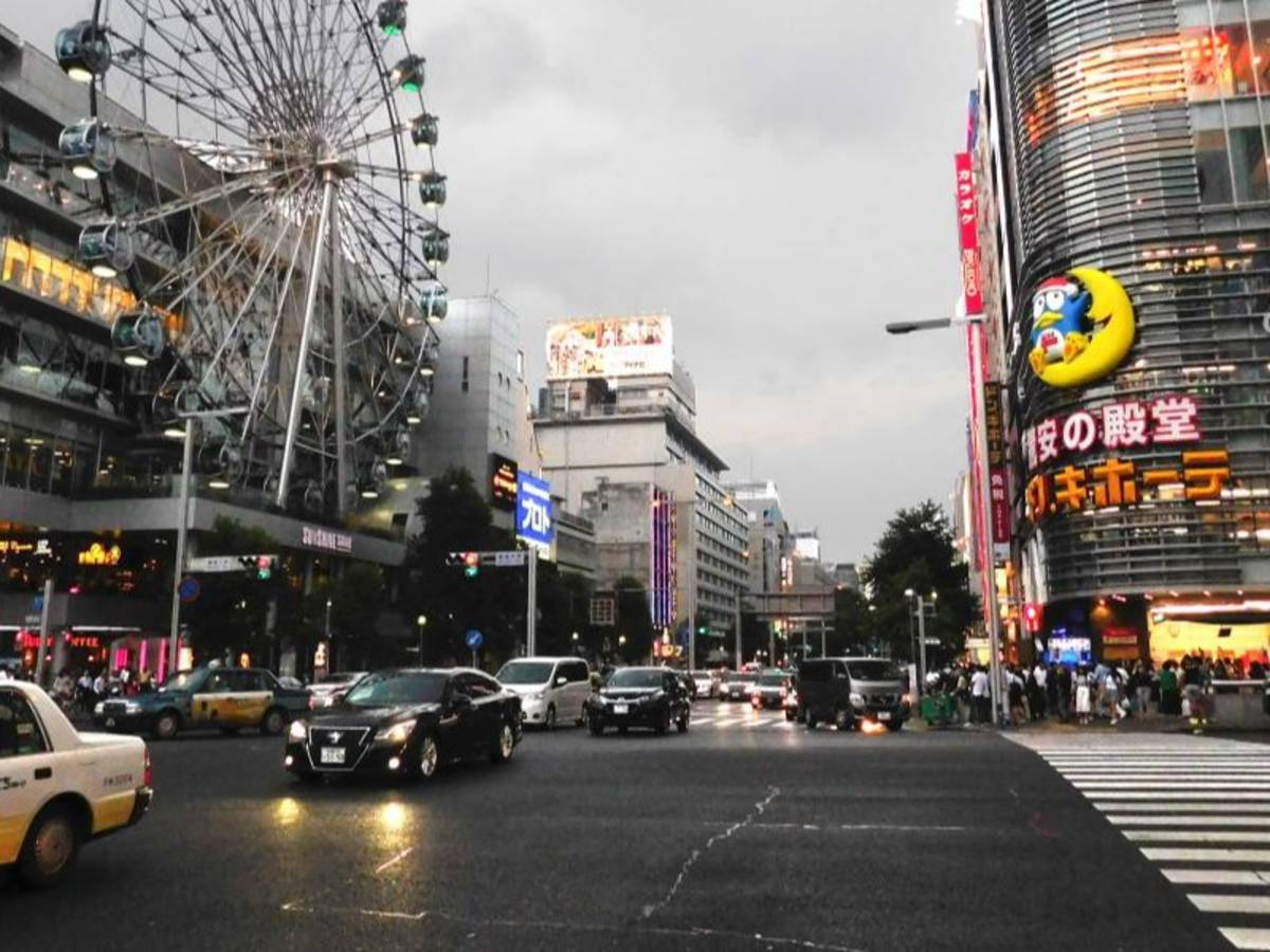 Street view of Sakae Plaza in Nagoya during evening time.
