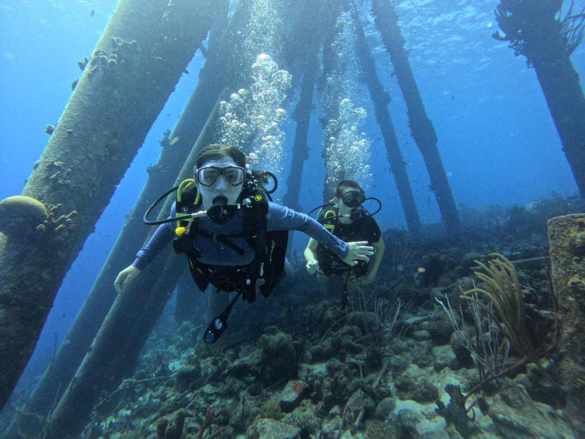 student divers in Bonaire