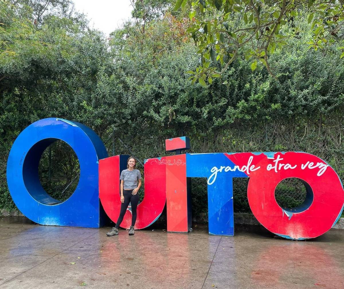 Student learning Spanish during marketing internship in Ecuador
