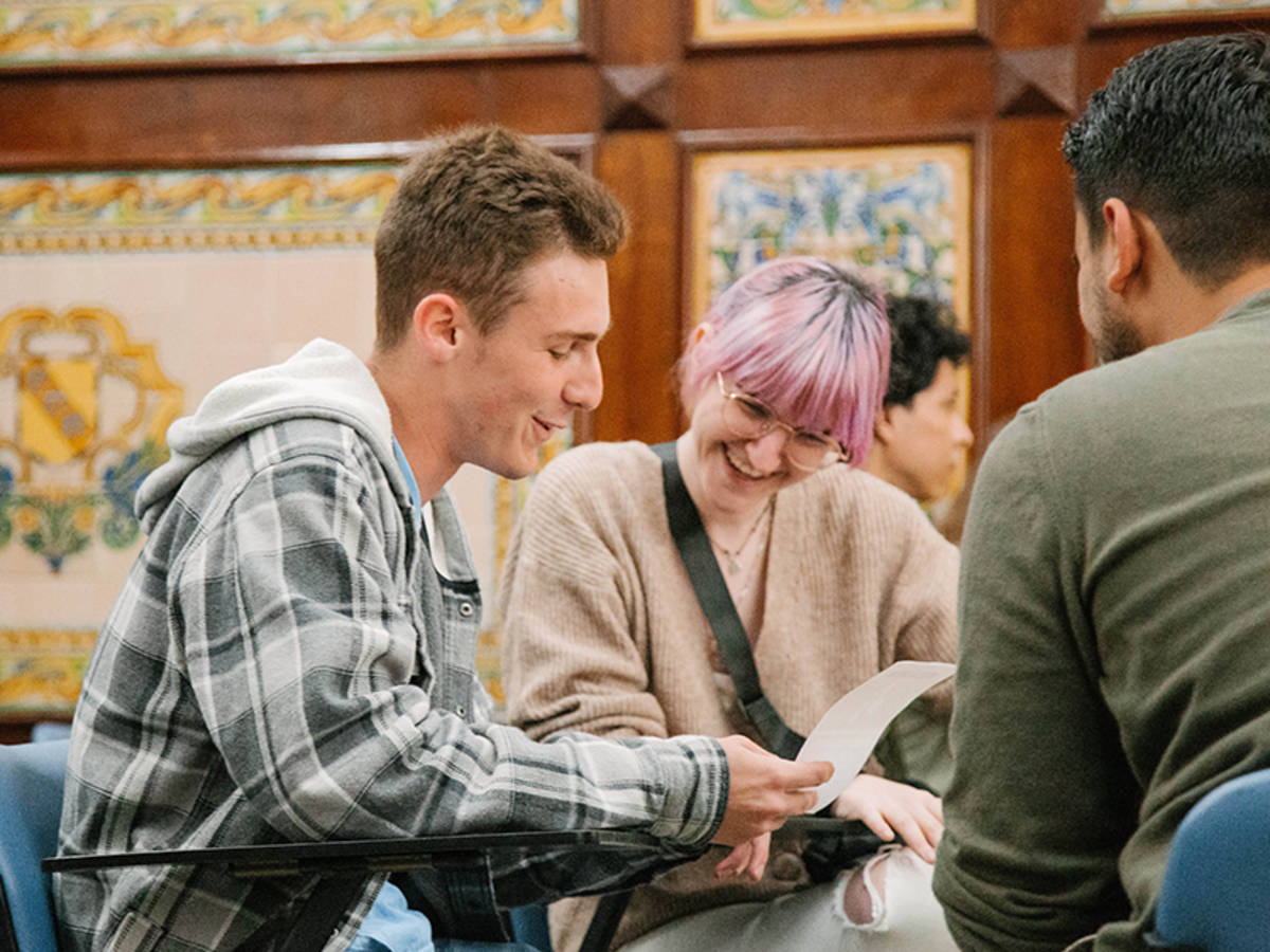 Students at Study Abroad UAB doing a Language Exchange