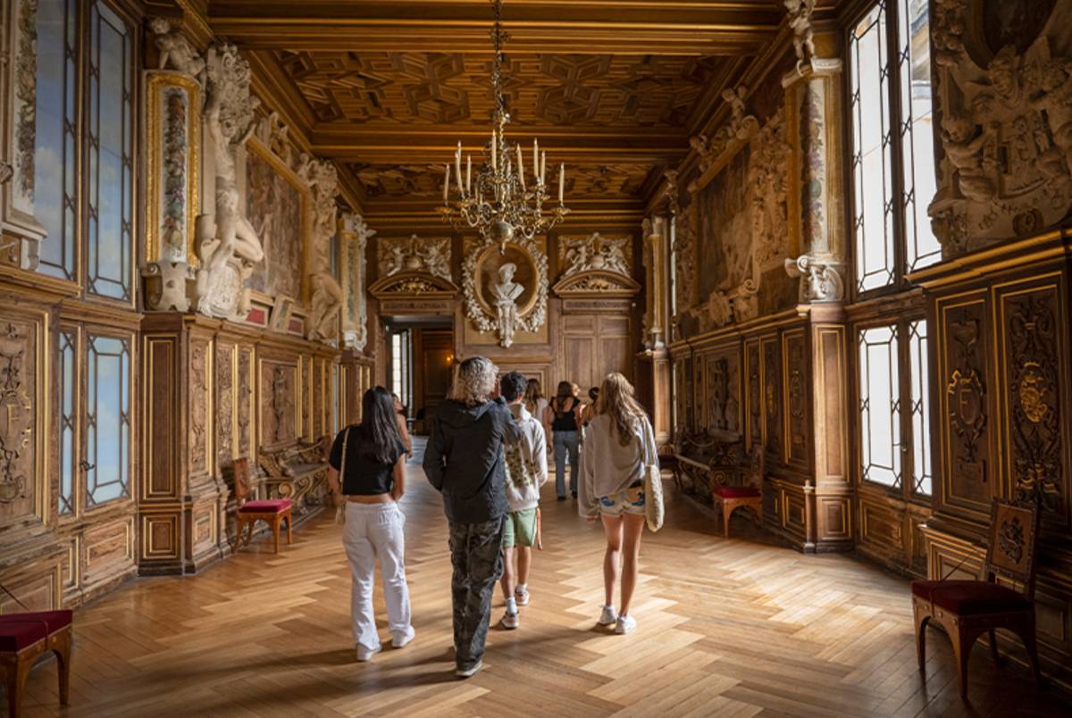 Students in Louvre