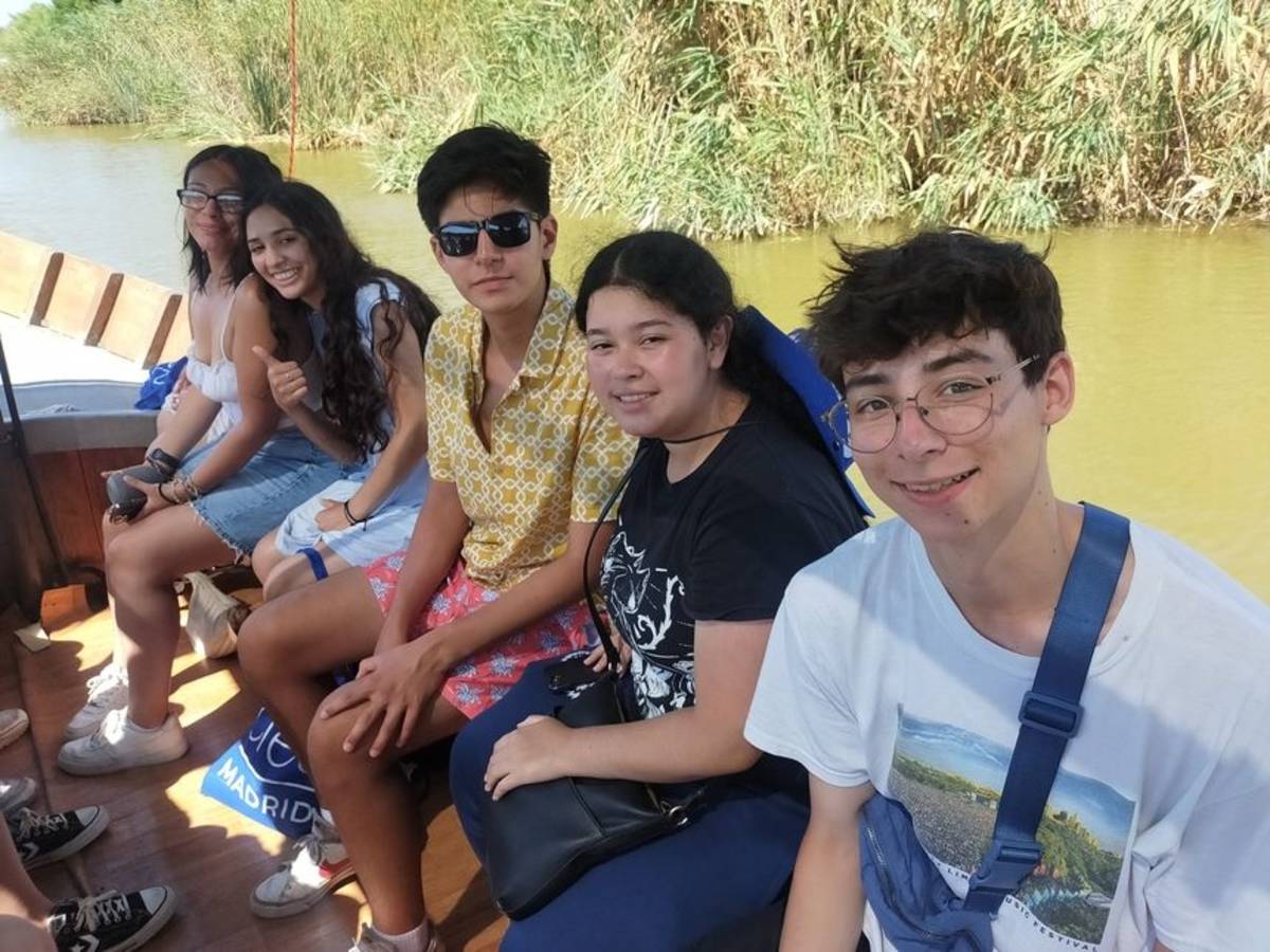 Students on a boat in Madrid