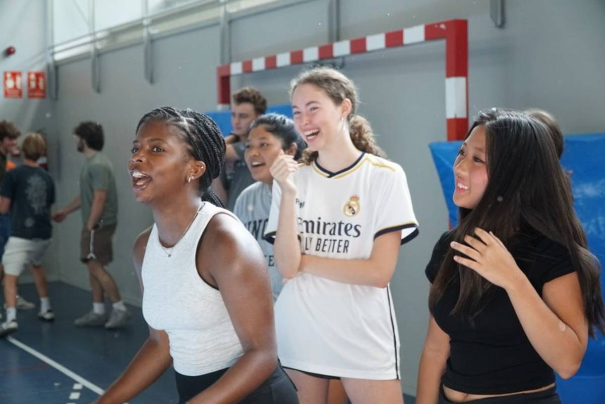 Students on program playing sports in Barcelona