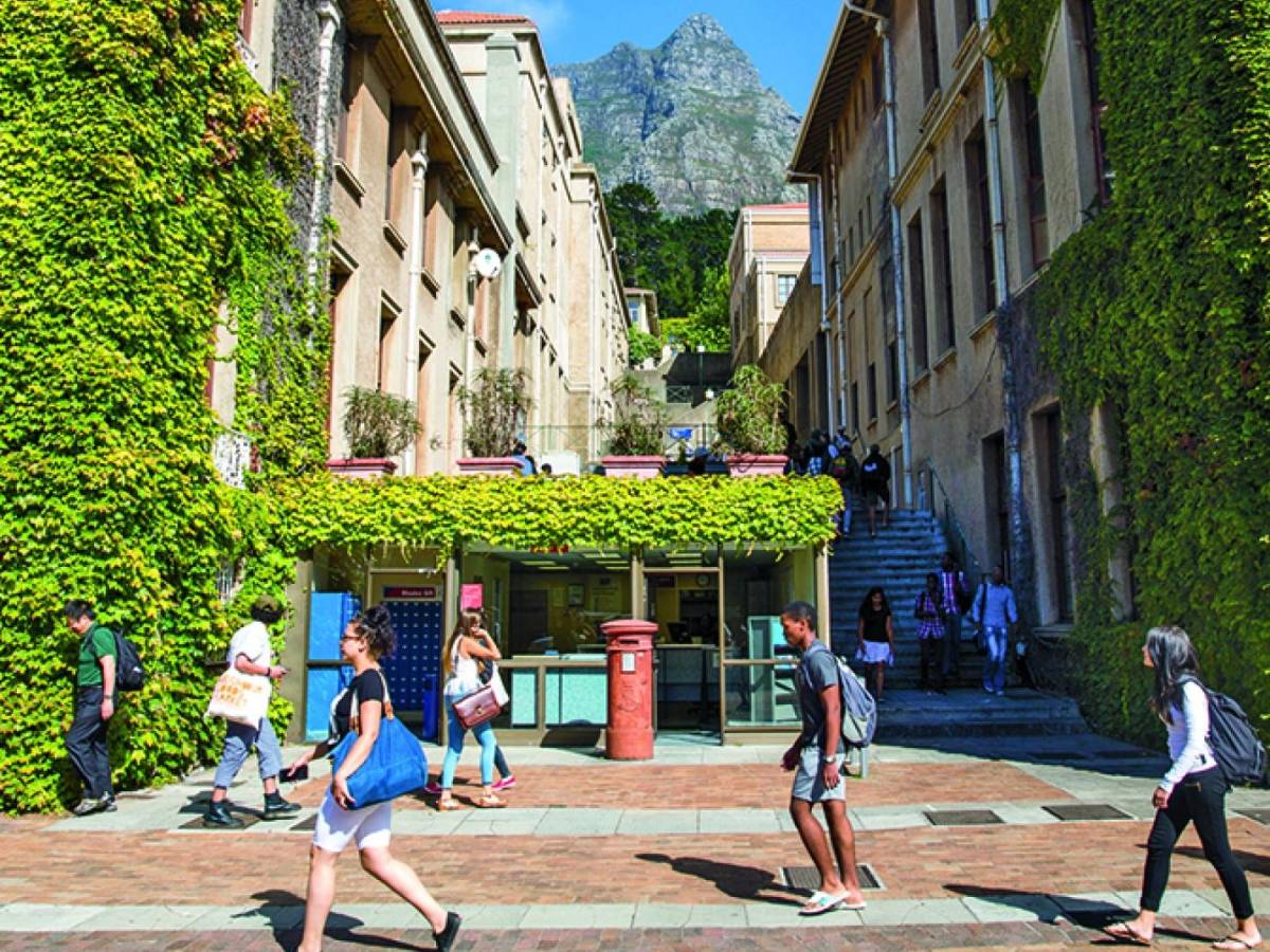 Students walk across UCT campus