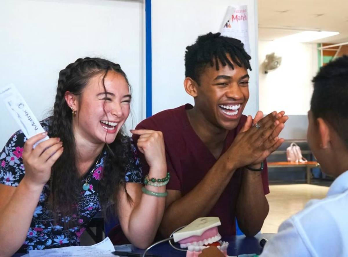Teens Enjoying Costa Rica Springbreak Healthcare Volunteering