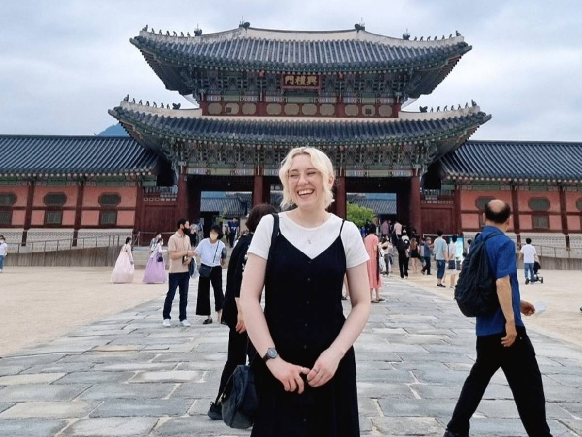 TEFL teacher visiting Gyeongbokgung Palace in Seoul during a weekend trip in South Korea.