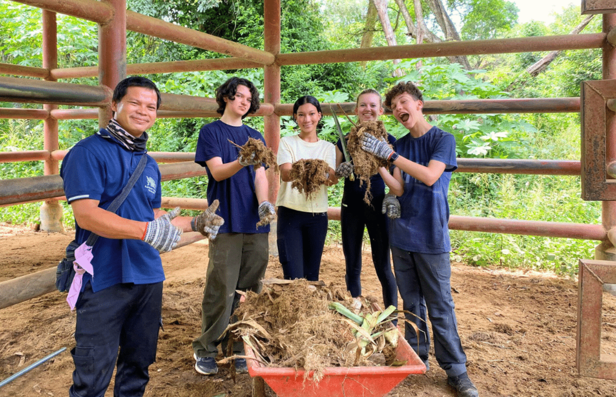 Thailand – Elephants & Community Building for Teenagers