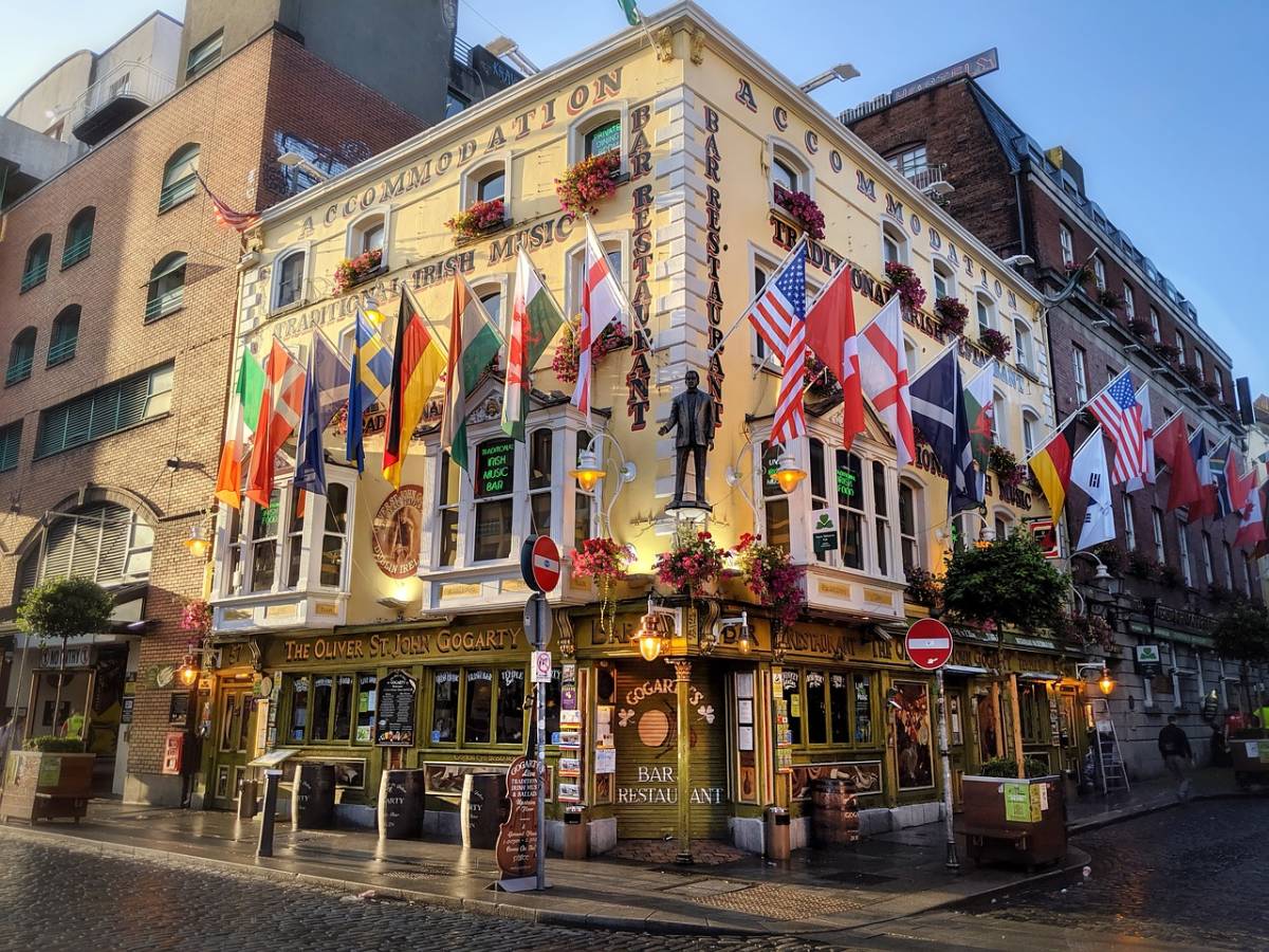 the famous Oliver St. John Gogarty pub located in Dublin's Temple Bar district