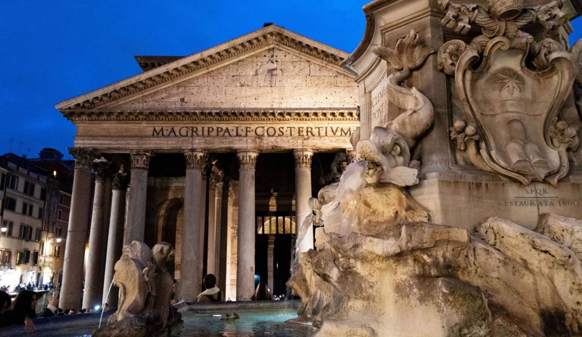 The Pantheon at dusk
