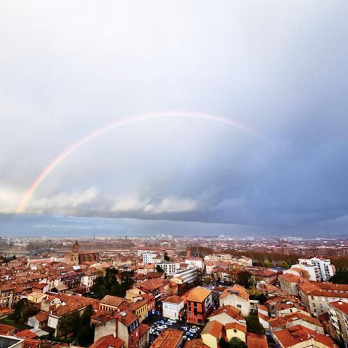 toulouse, france, rainbow