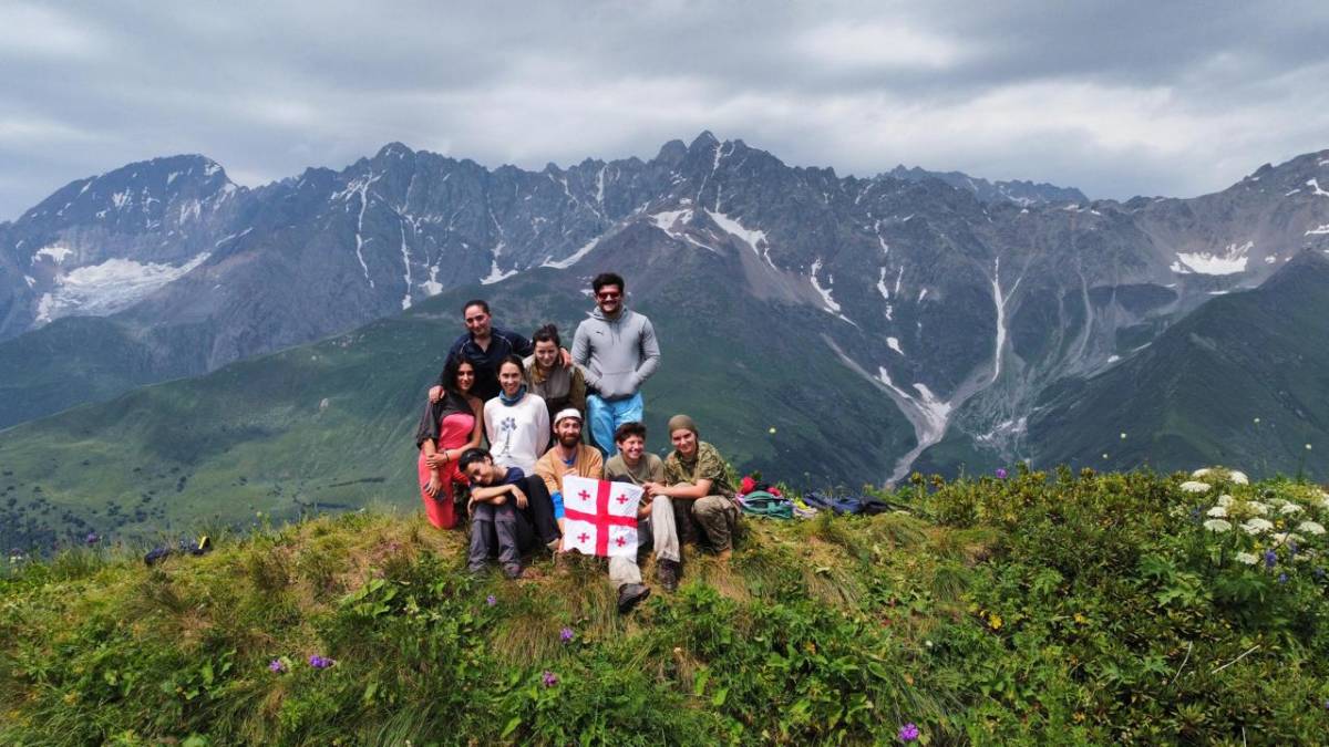 Trail crew