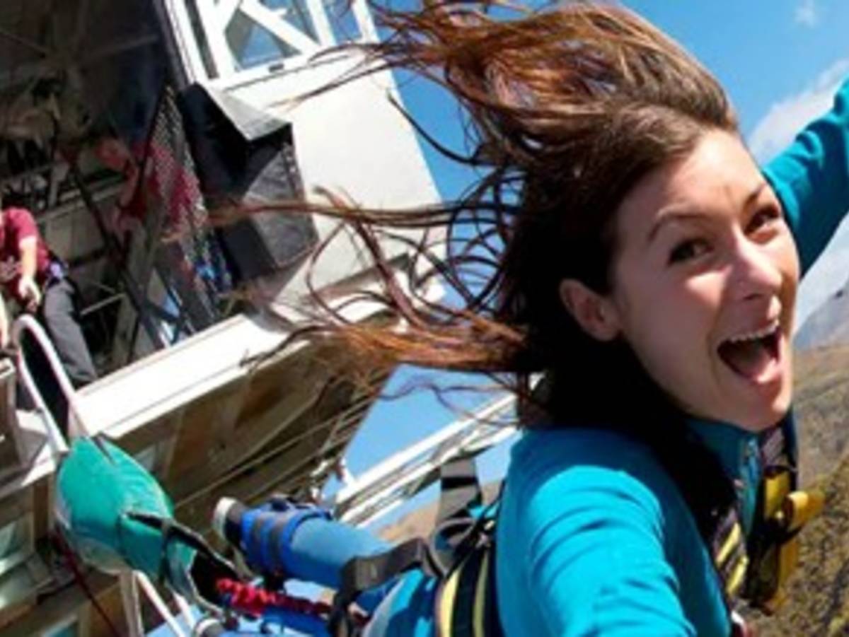 Traveller bungy jumping in New Zealand adventure destination