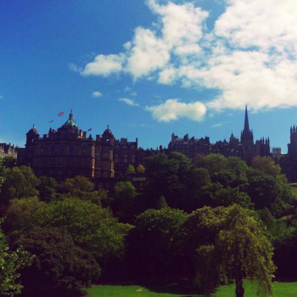 View of Castle - Adelante Abroad - Ecology Program in Scotland