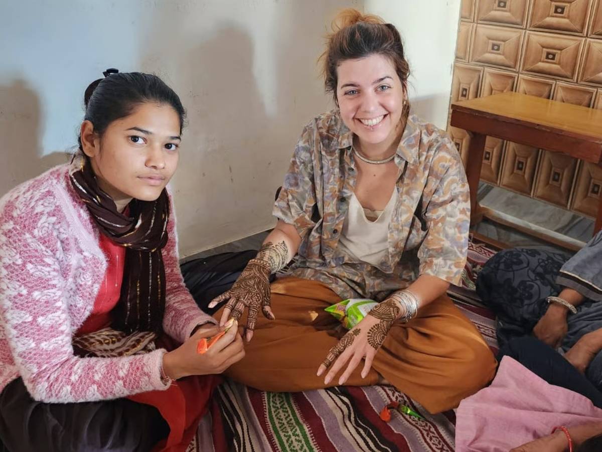 volunteer at homestay henna