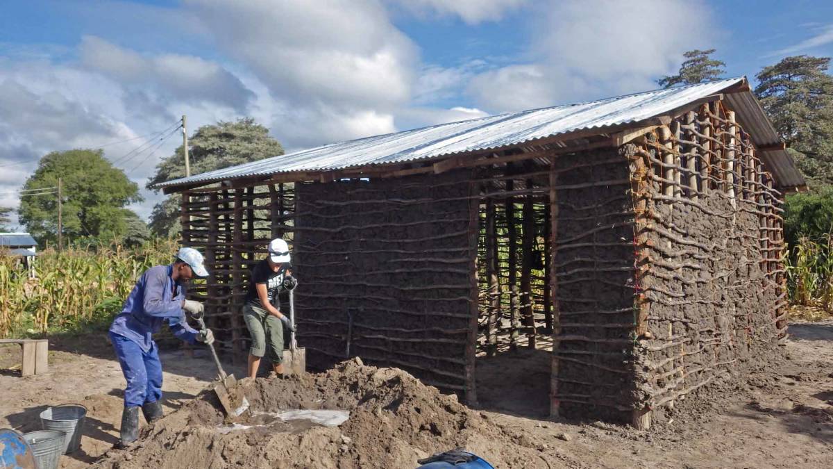 Volunteer Building Homes