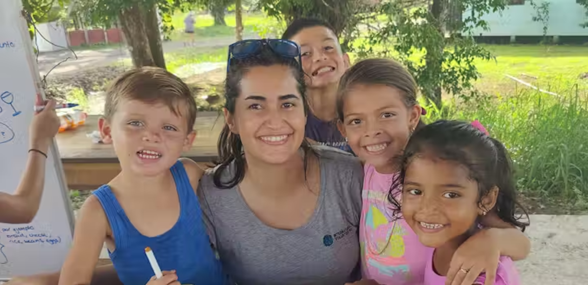 Volunteer with Children in Costa Rica