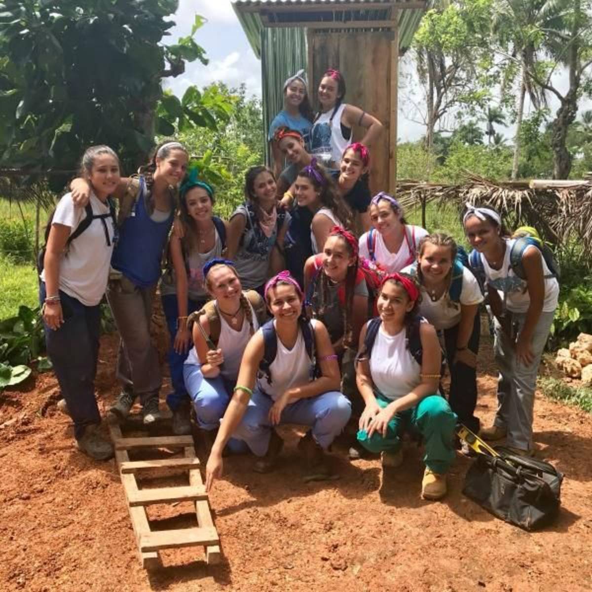 volunteers-built-a-vip-latreen