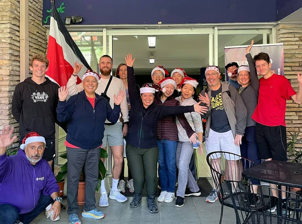 Volunteers In the Festive Holiday Program Experience