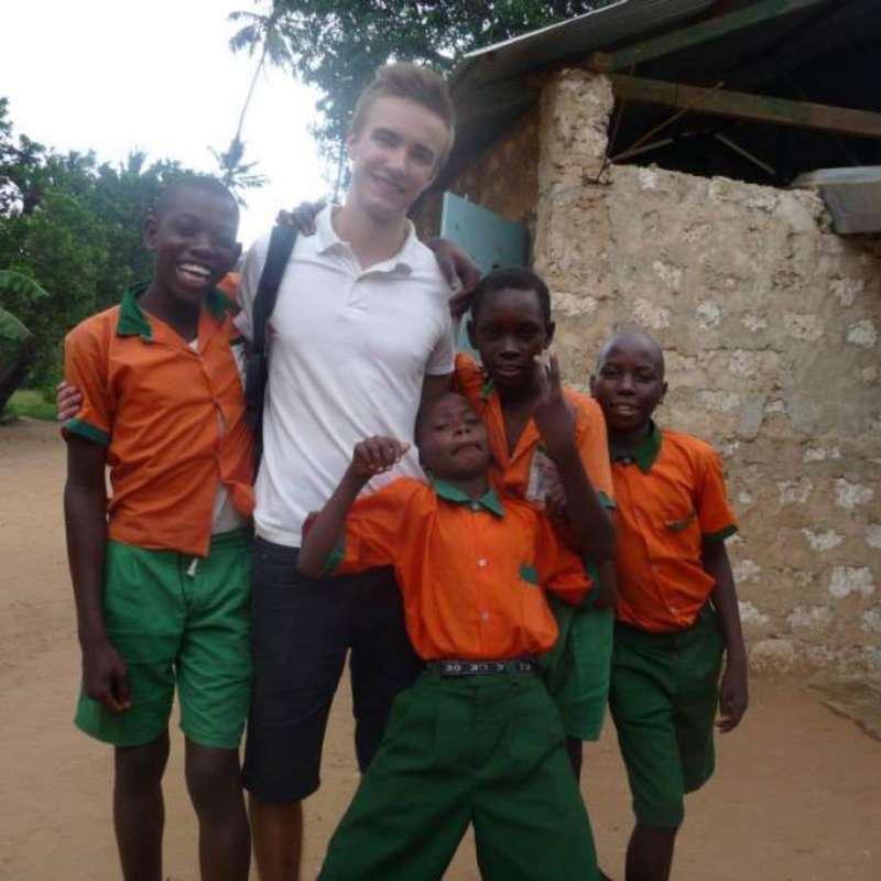 Working with Children in Kenya with Love Volunteers!