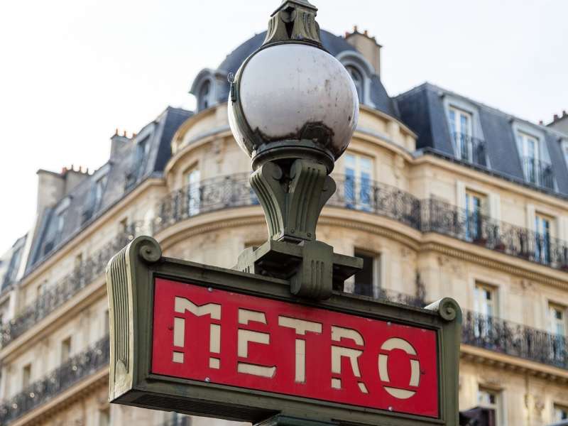 A close up view of a metro sign