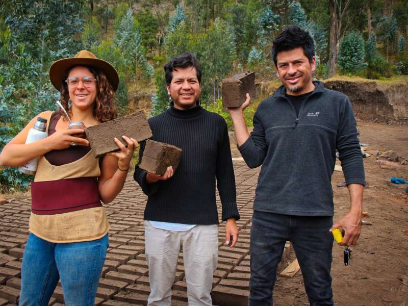adobe-blocks-drying-field-team-guaranda