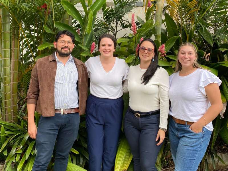 AIFS Abroad participants and staff in Costa Rica