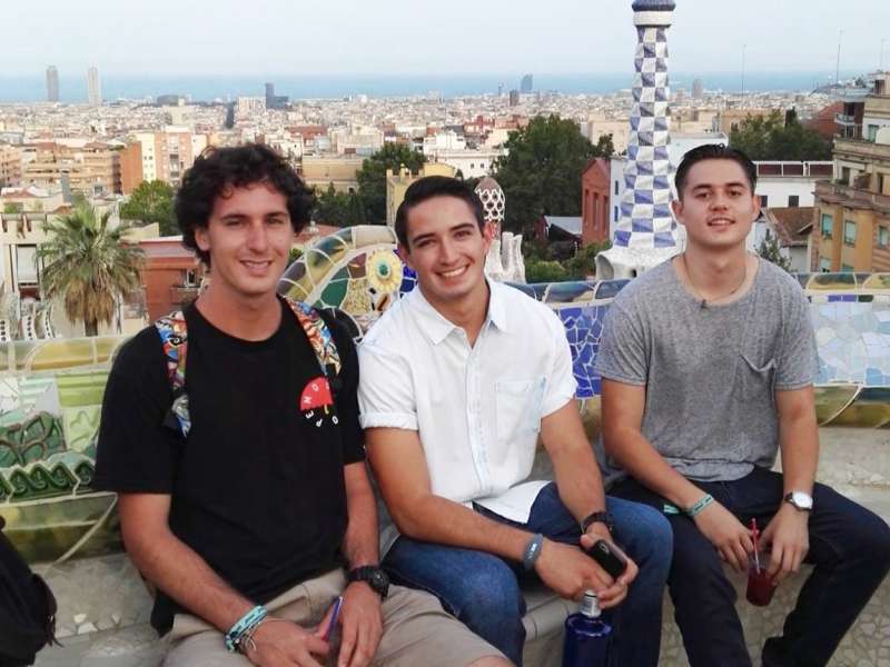 AIFS Abroad students in Barcelona, Spain