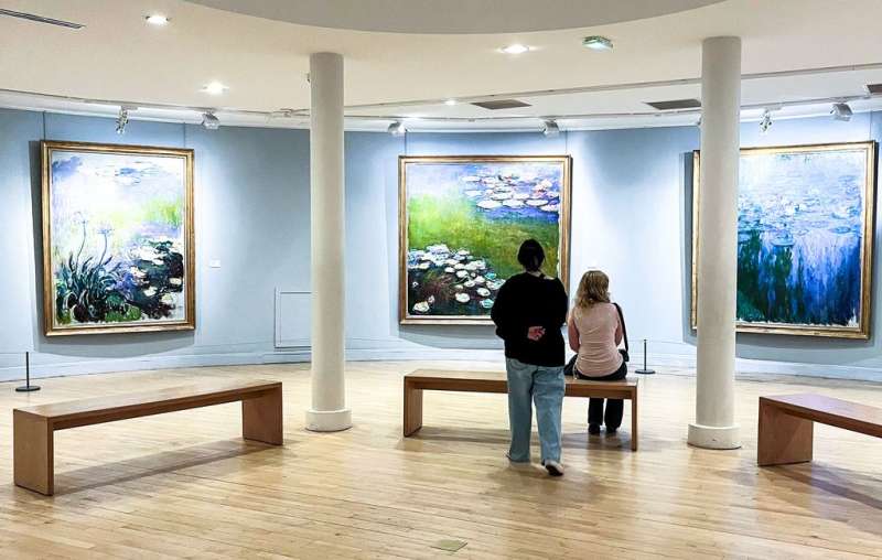 Art museum Monet paintings