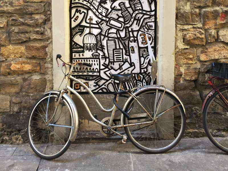 Bicycle on teh street