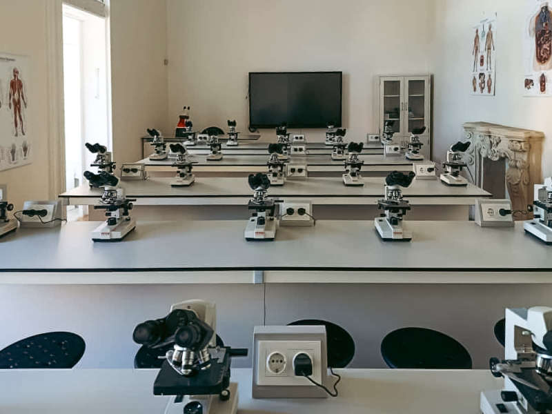 Biology laboratory at MediCampus Europeo, Faculty of Medicine in Malta