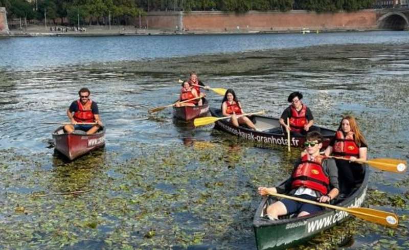 Canoe activity on study abroad program in France