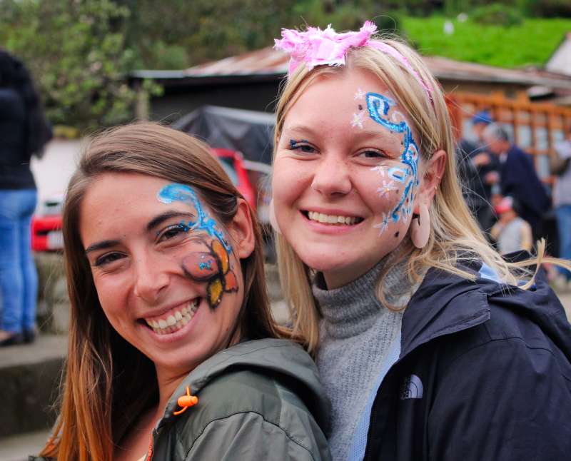Community creative projects ecuador work overseas