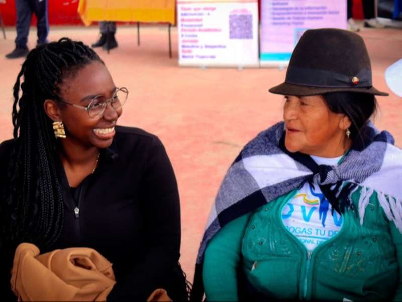 community-fair-stallholders-conversation