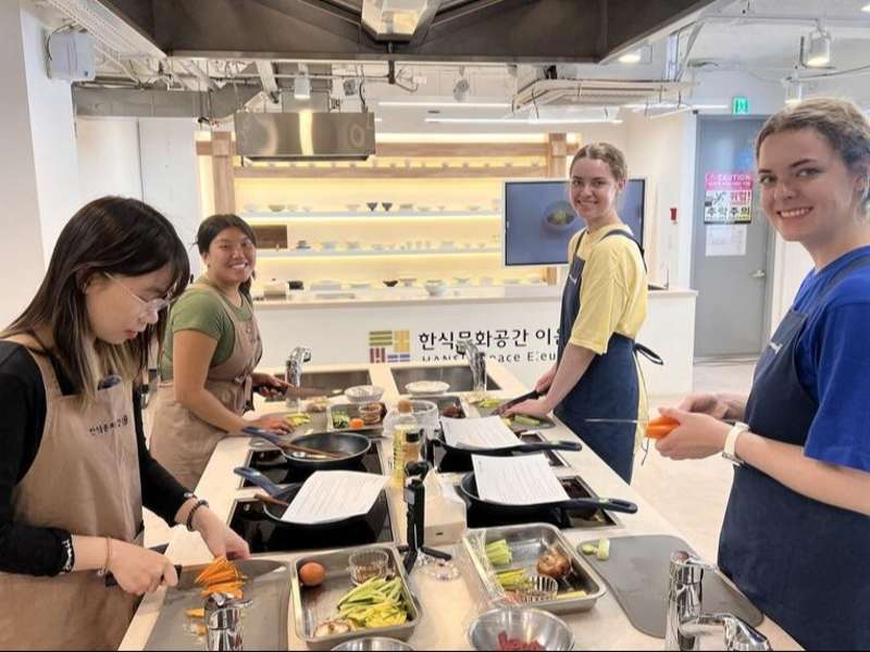 Cooking class on program in Seoul