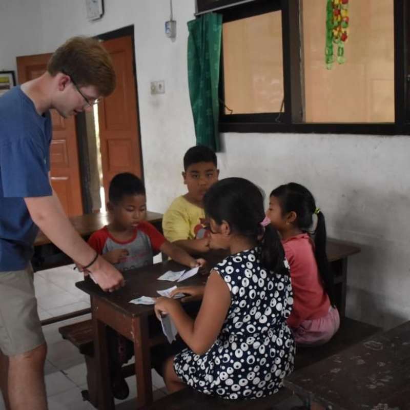 medical volunteer trip for high school students