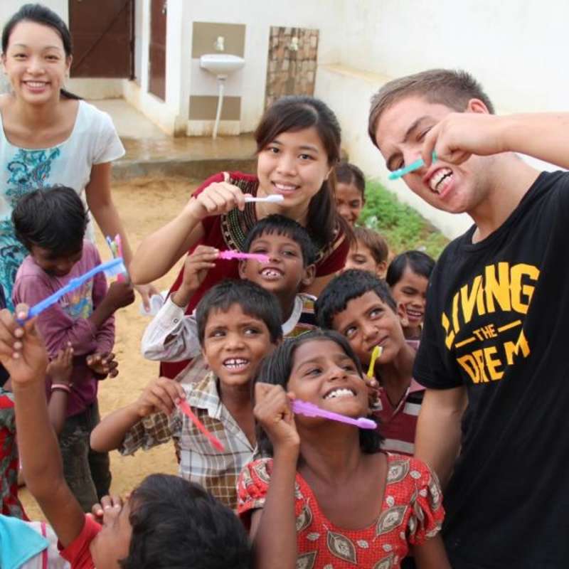 Street Children Project in India with Love Volunteers!